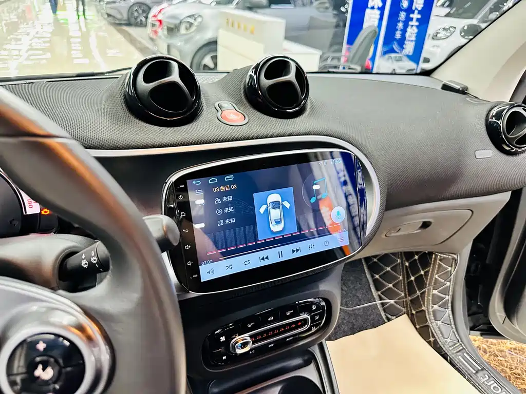 smart Fortwo 2018 — фото 36