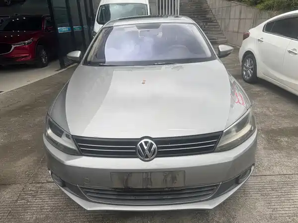 Volkswagen Sagitar 2012