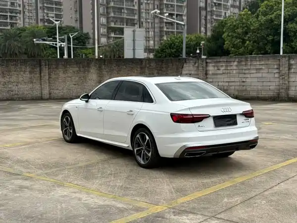 Audi A4L 2021