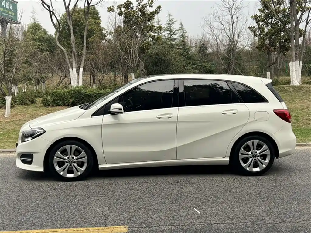Mercedes-Benz B-Class 2018 — фото 24