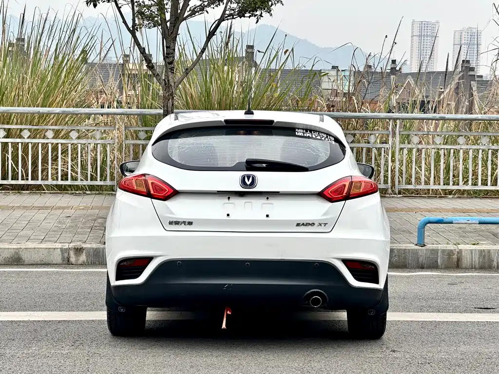 Changan Eado XT 2015 — фото 4