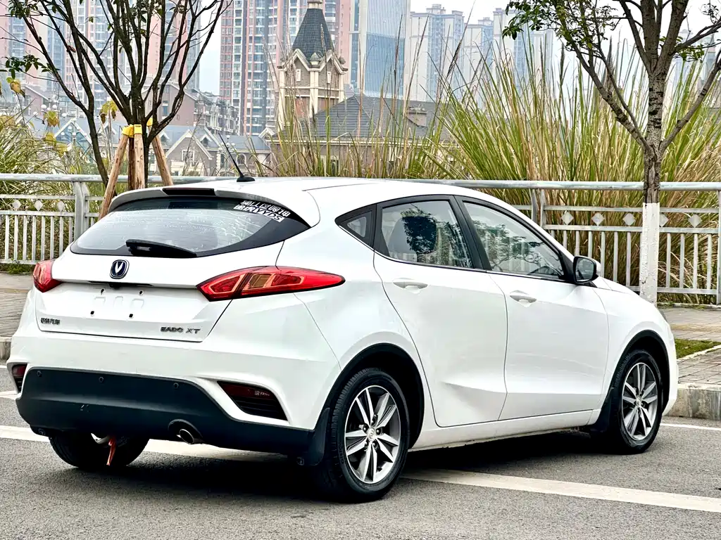 Changan Eado XT 2015 — фото 5