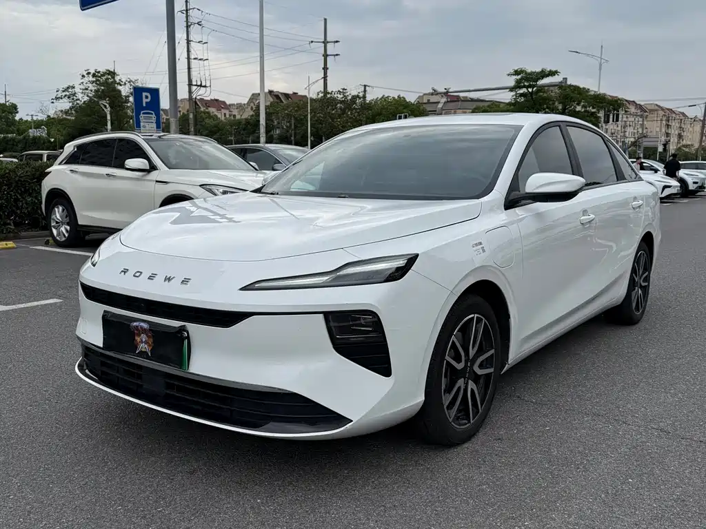 Roewe D6 2025