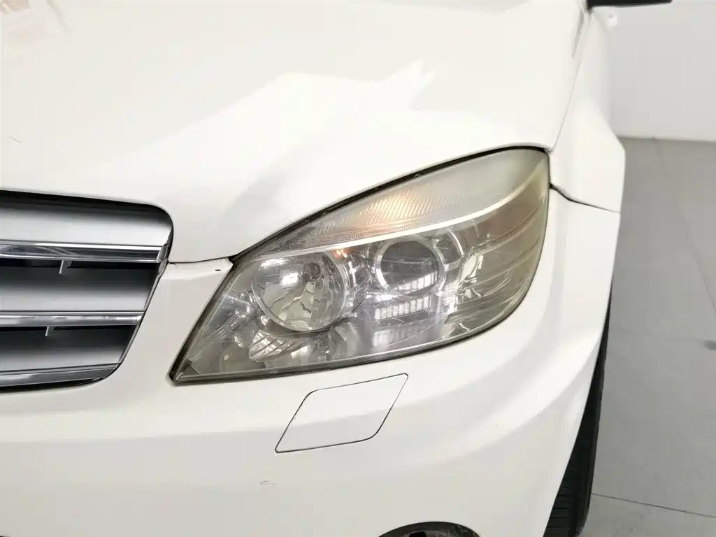 Mercedes-Benz C-Class 2010