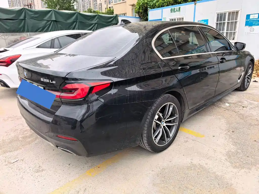 BMW 5 Series New Energy 2020 — фото 6