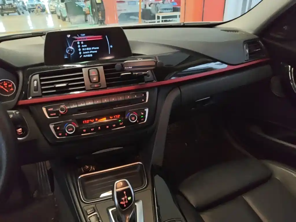 BMW 3 Series 2015 — фото 13