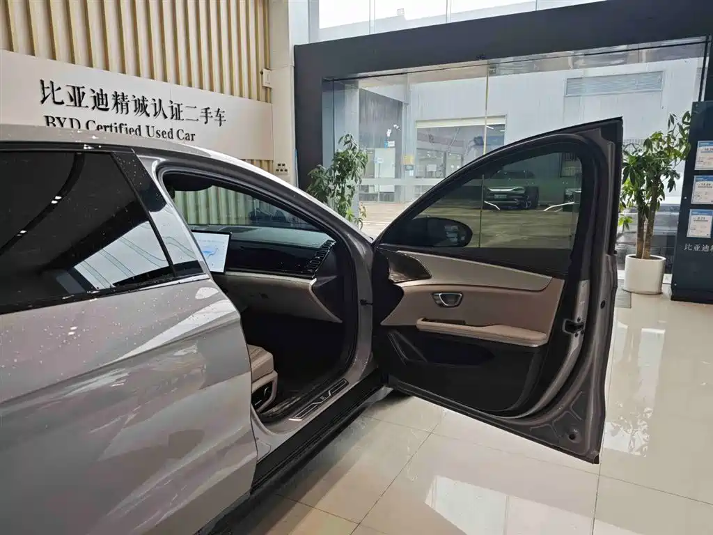 BYD Han 2025 — фото 13