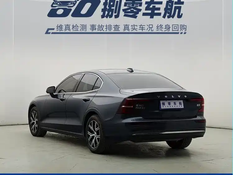 Volvo S60 2025 — фото 14