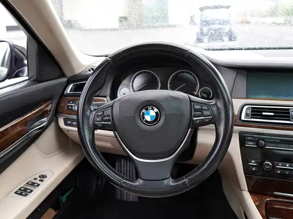 BMW 7 Series 2010