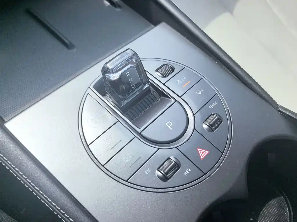 BYD Seal 06 2025 — фото 15