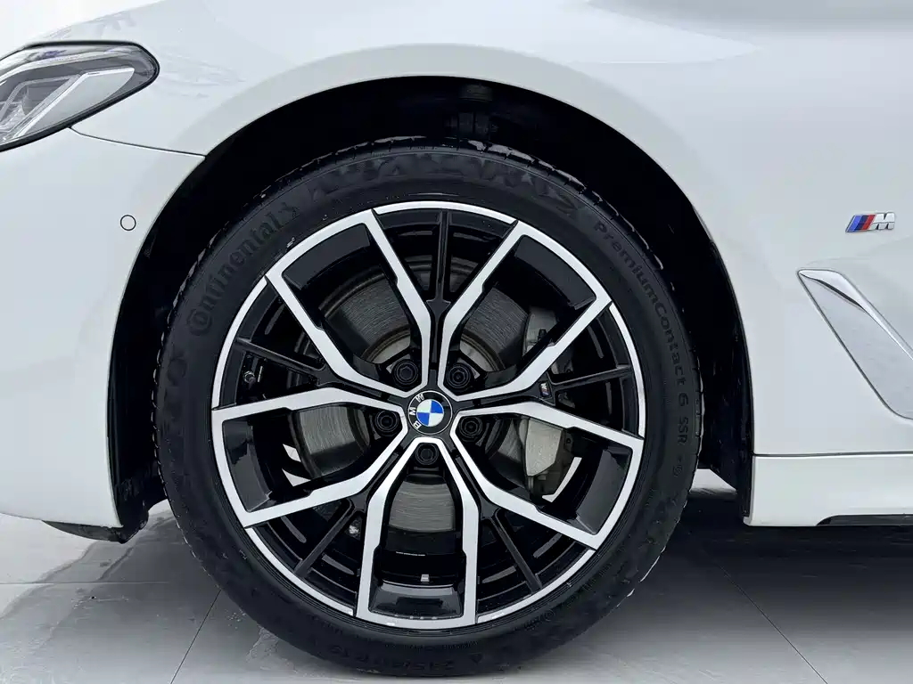 BMW 5 Series 2023 — фото 18