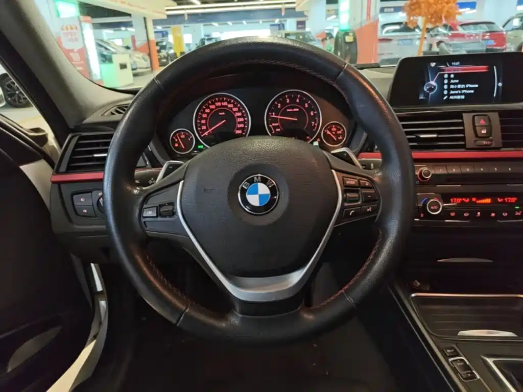 BMW 3 Series 2015 — фото 11