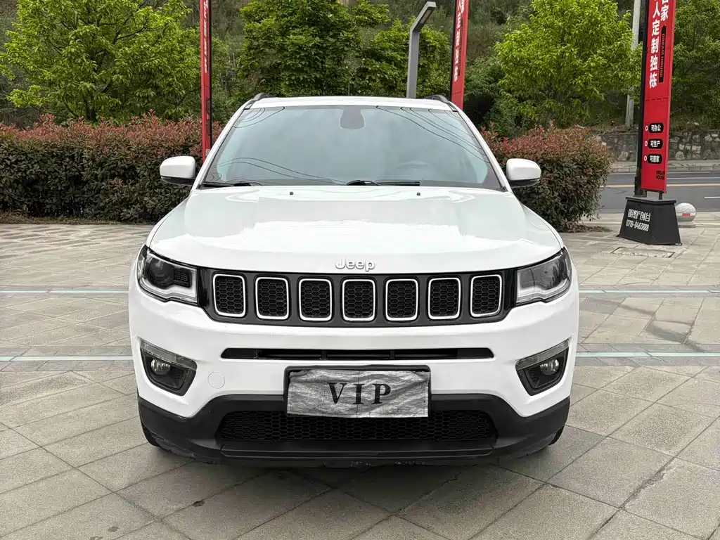 Jeep Compass 2017 — фото 2