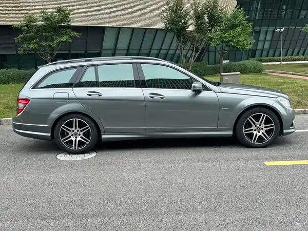 Mercedes-Benz C-Class 2010