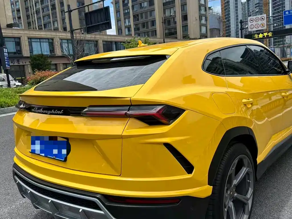 Lamborghini Urus 2019 — фото 7