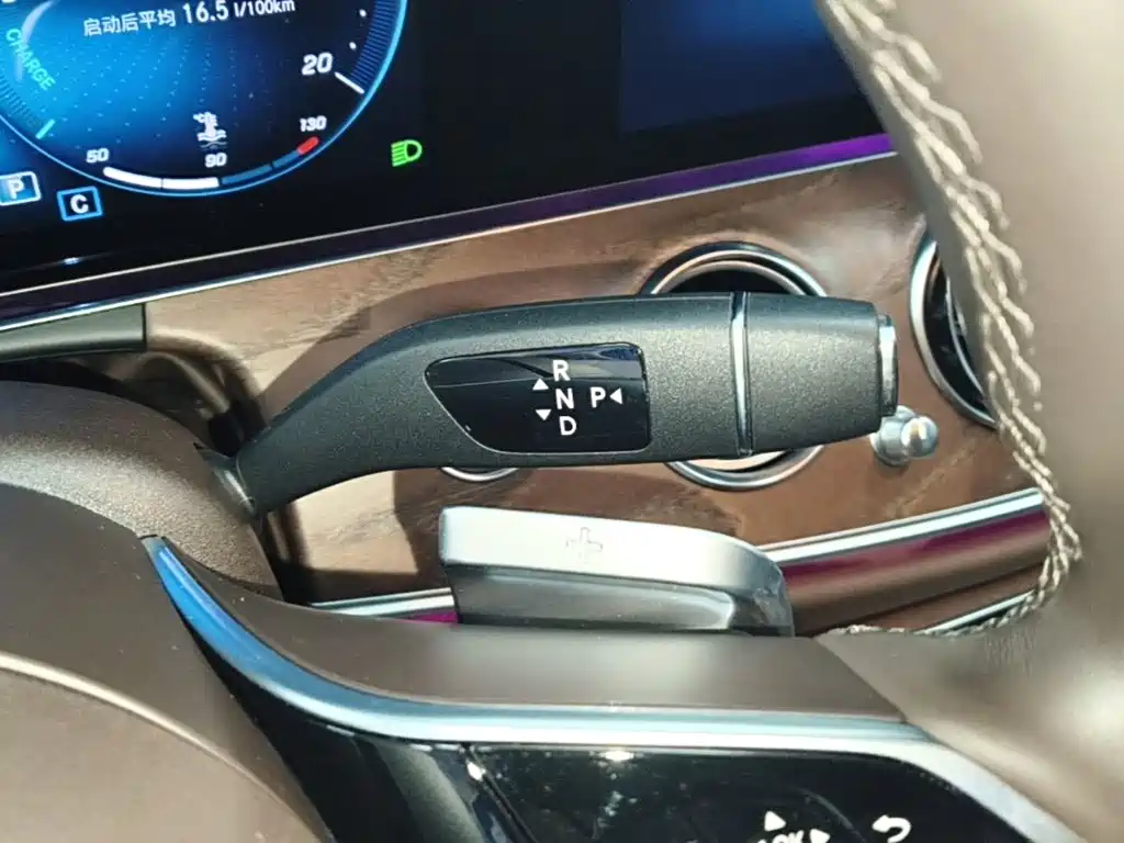 Mercedes-Benz E-Class 2023 — фото 14
