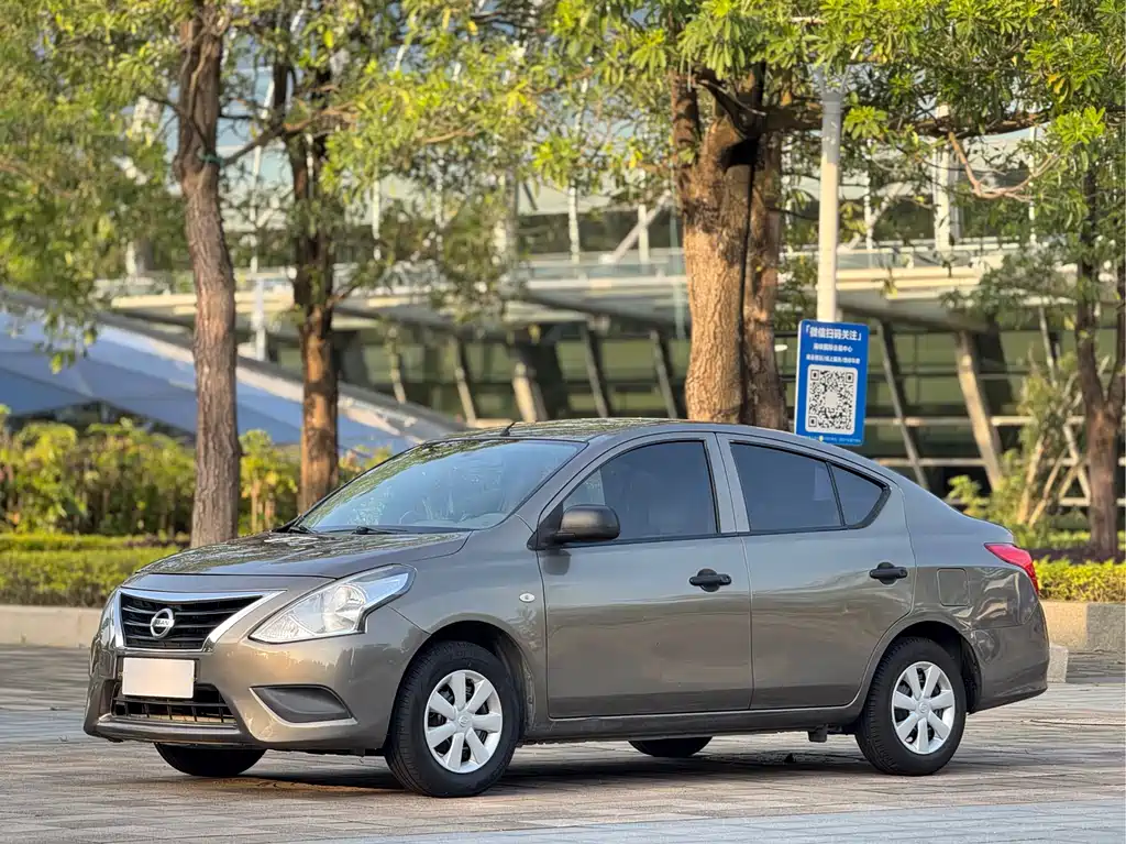 Nissan Sunny 2015 — фото 1