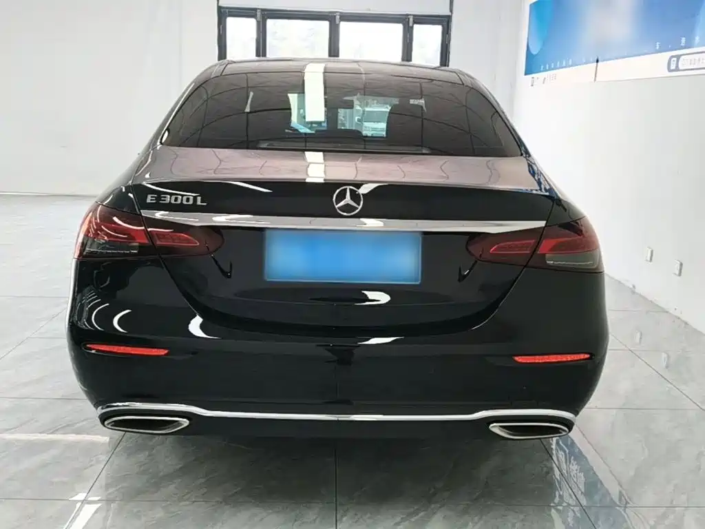 Mercedes-Benz E-Class 2022 — фото 6