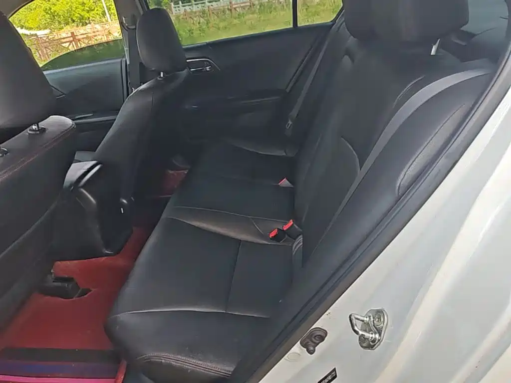 Honda Accord 2015 — фото 17
