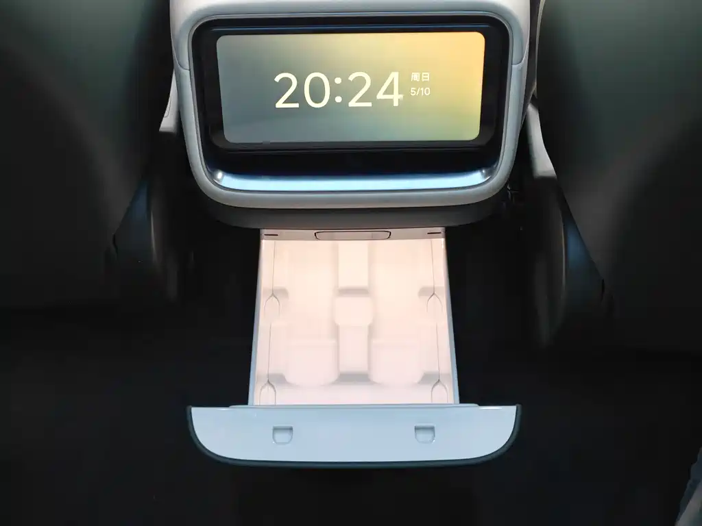 Xiaomi YU7 2025 — фото 10