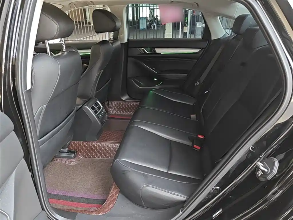 Honda Accord 2022 — фото 17