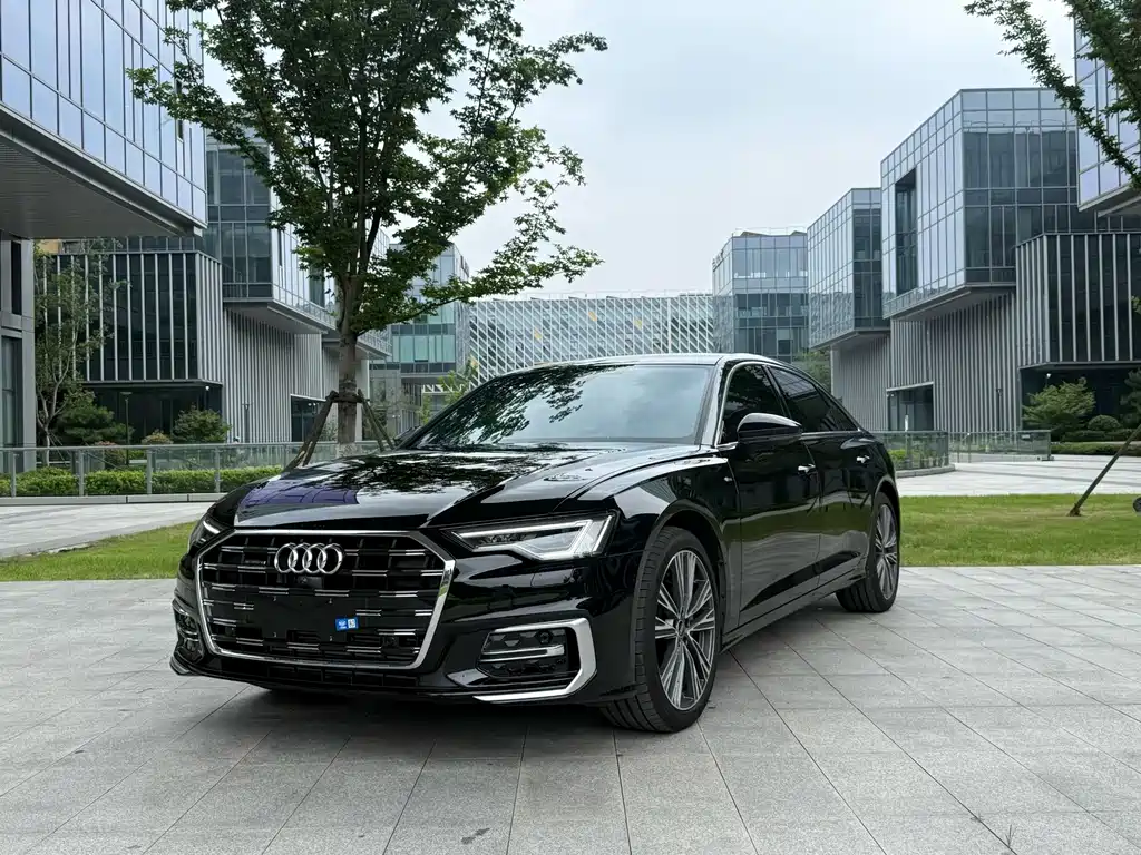 Audi A6L 2025 — фото 1