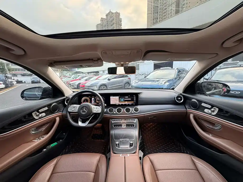 Mercedes-Benz E-Class 2019 — фото 17