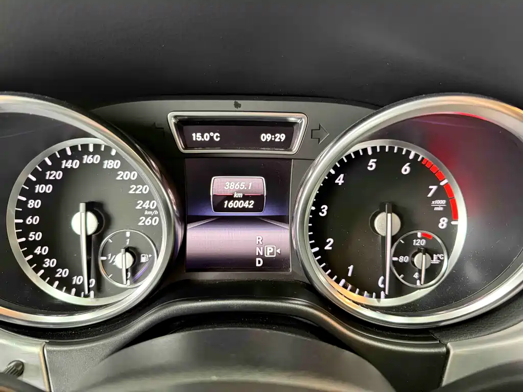Mercedes-Benz M-Class 2015 — фото 14