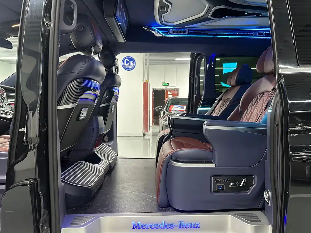 Mercedes-Benz V-Class 2018 — фото 8