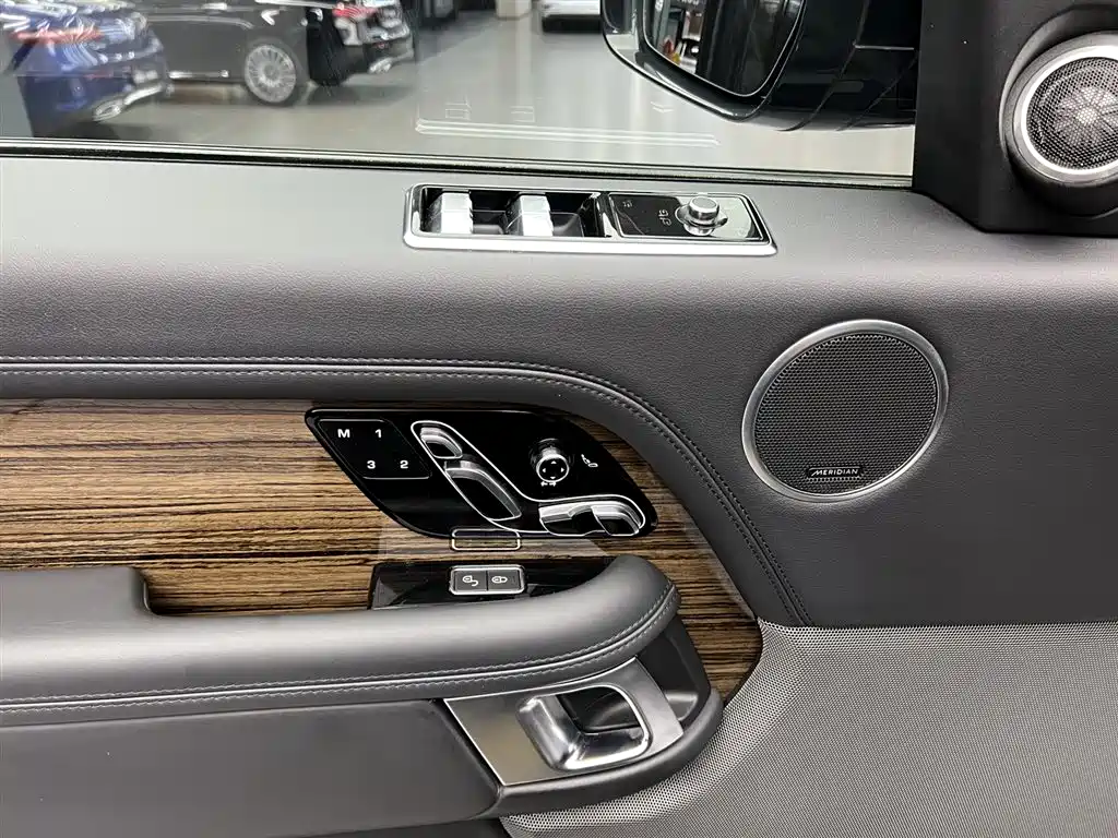 Land Rover Range Rover 2020 — фото 15
