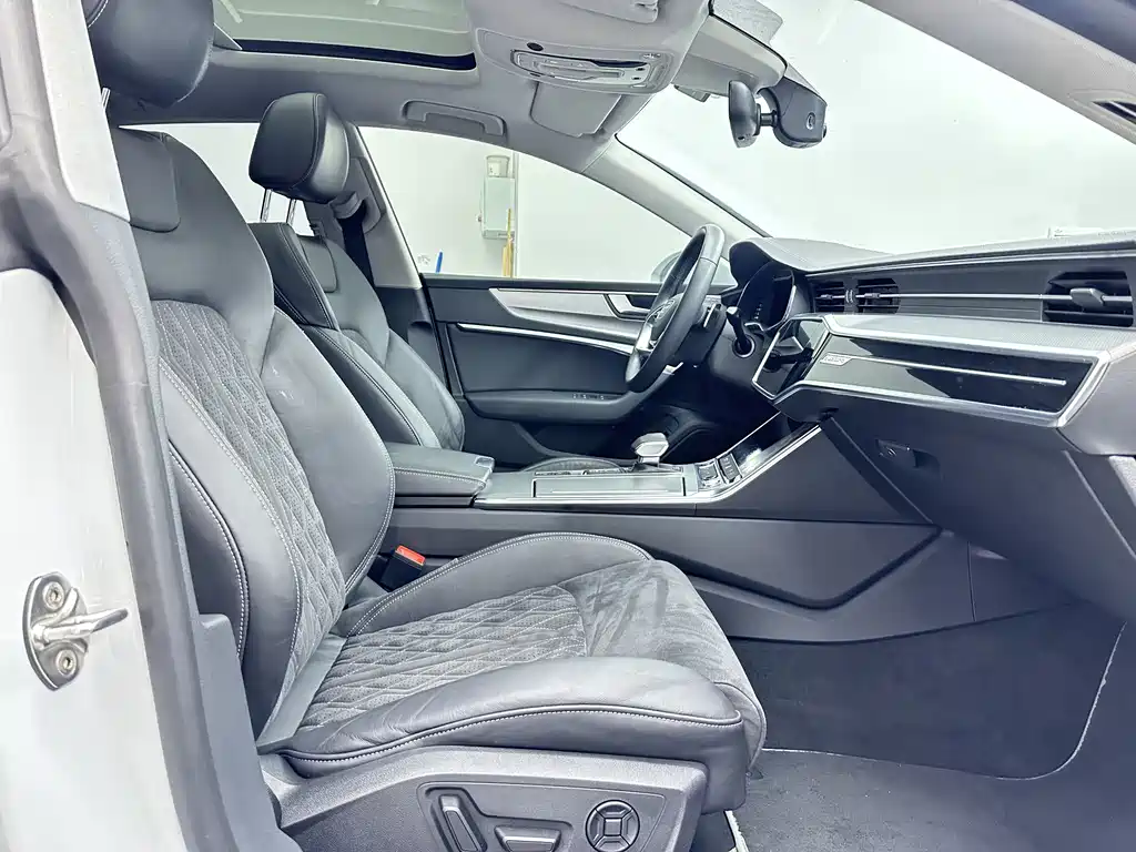 Audi A7L 2022 — фото 13