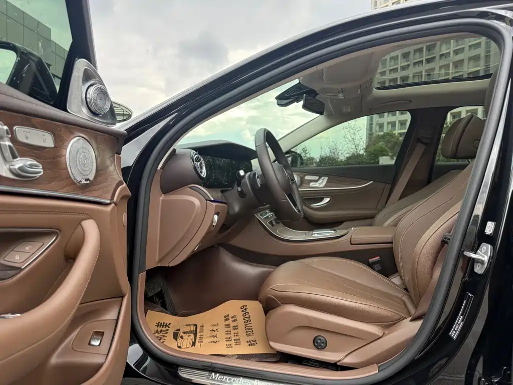 Mercedes-Benz E-Class 2023 — фото 4