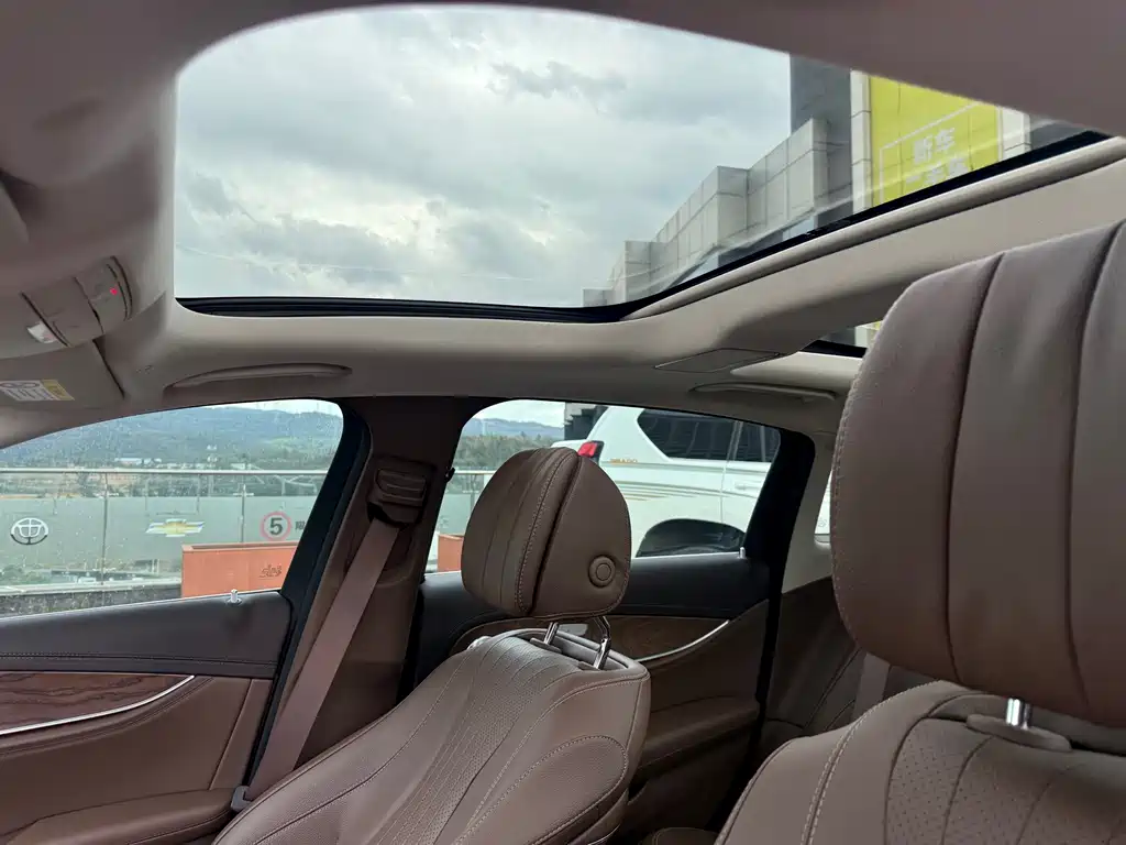 Mercedes-Benz E-Class 2023 — фото 30