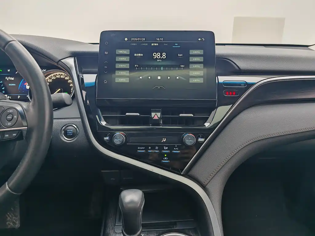 Toyota Camry 2022 — фото 18