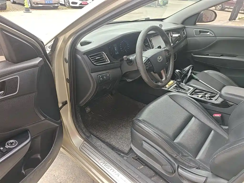 Hyundai Mistra 2015 — фото 16
