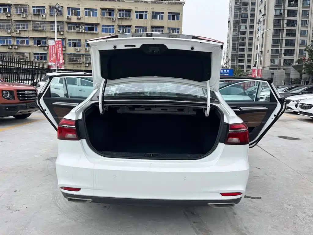 Roewe i6 Classic 2018 — фото 18