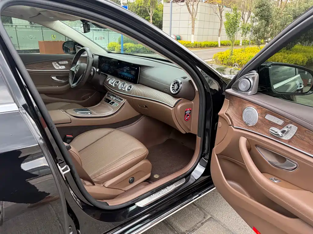 Mercedes-Benz E-Class 2023 — фото 44