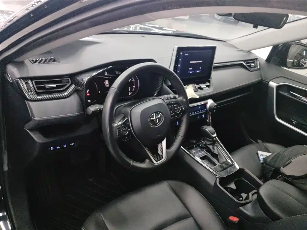 Toyota RAV4 2021 — фото 10