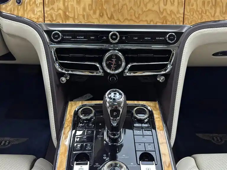 Bentley Flying Spur 2021 — фото 18