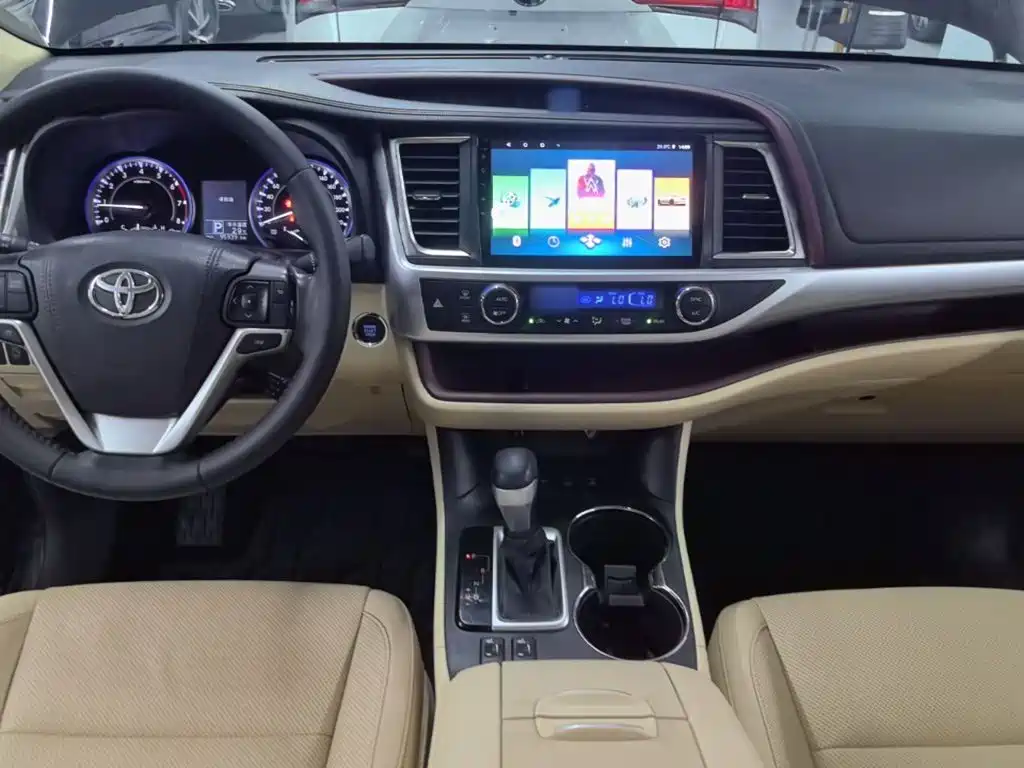 Toyota Highlander 2015 — фото 10