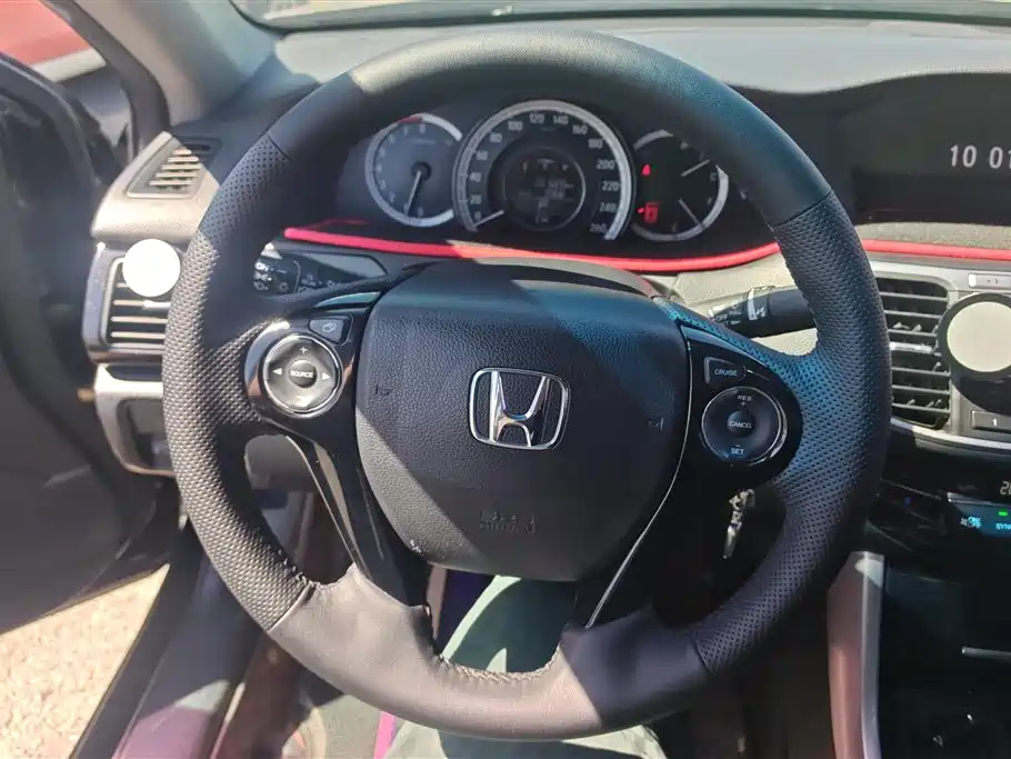 Honda Accord 2018 — фото 15