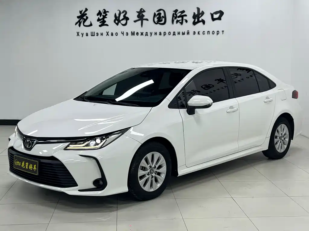 Toyota Corolla 2023 — фото 1