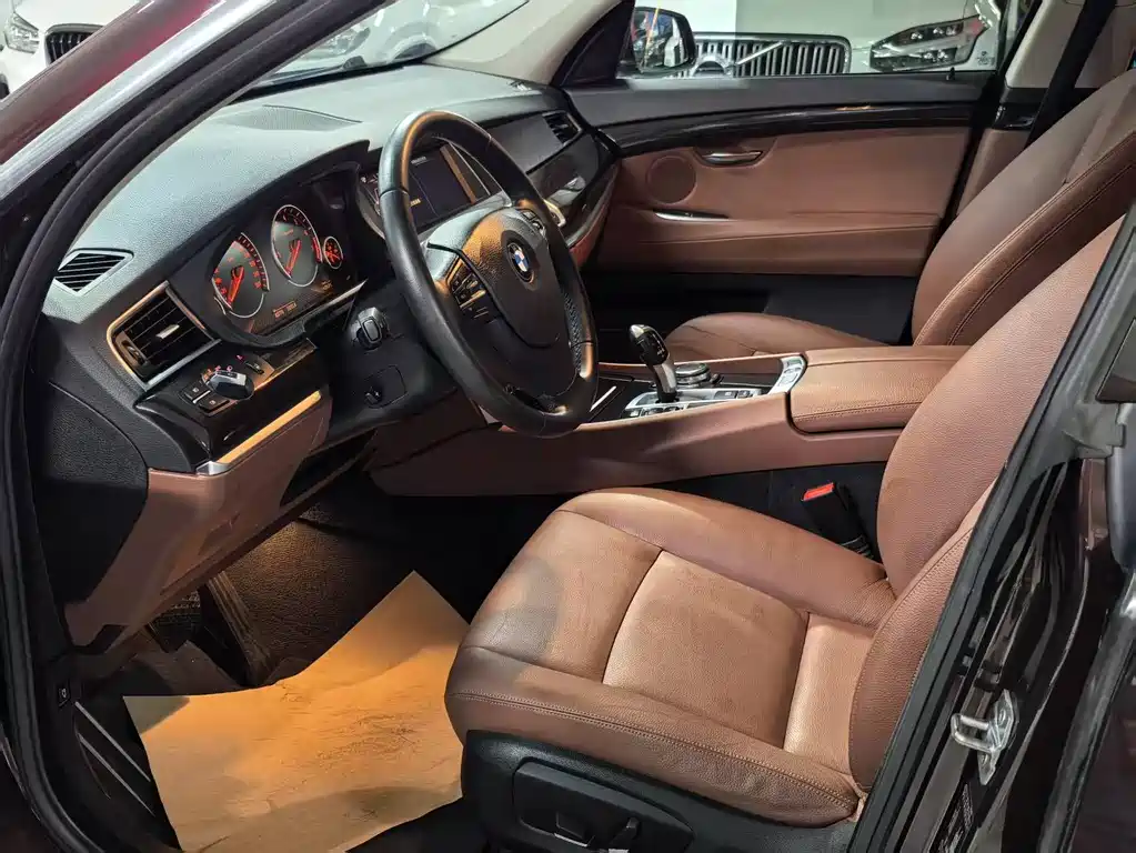 BMW 5 Series GT 2015 — фото 9