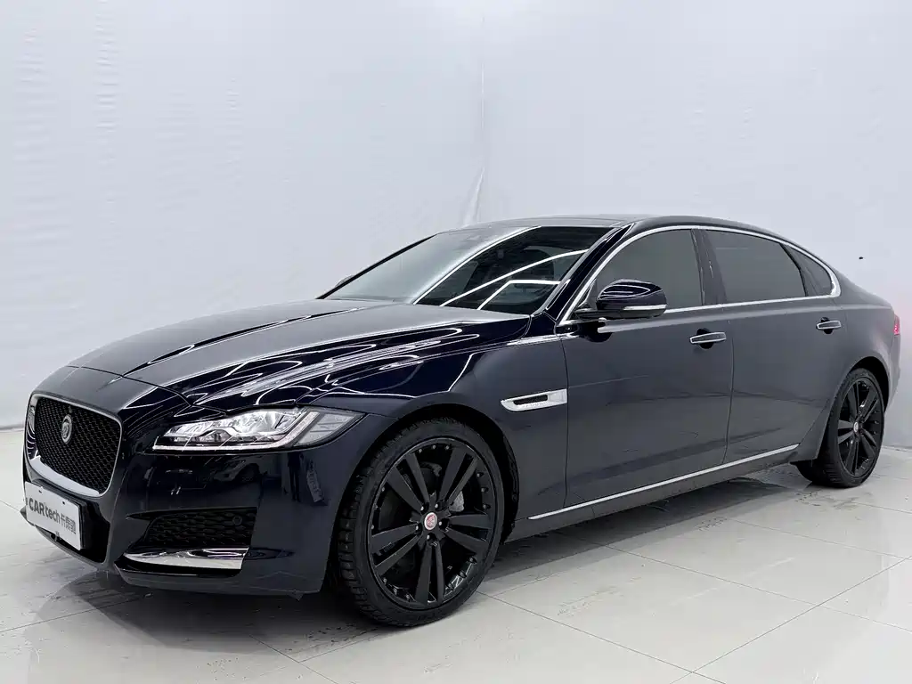 Jaguar XFL 2021 — фото 1