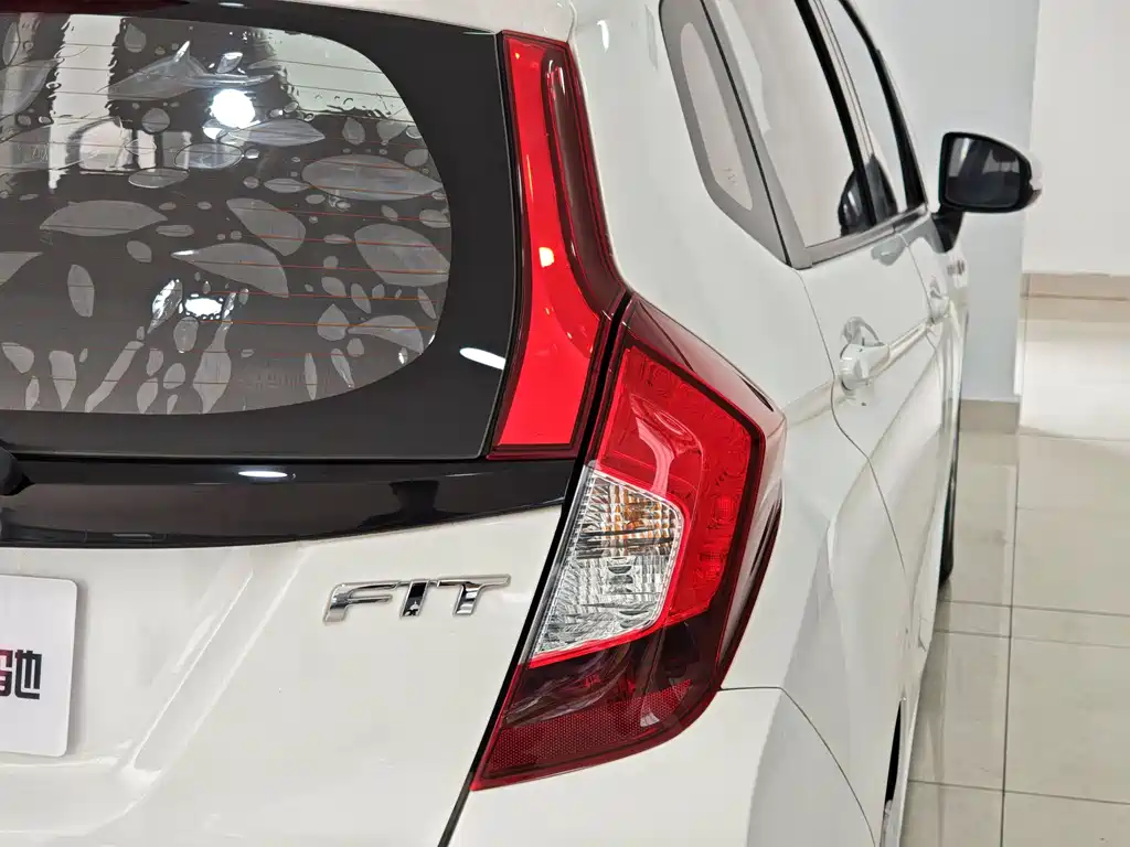 Honda Fit 2018 — фото 17