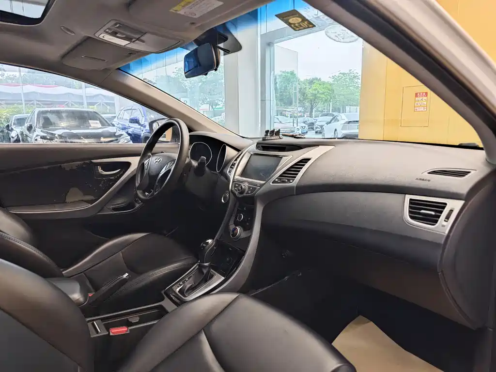 Hyundai Elantra Langdong 2016 — фото 30