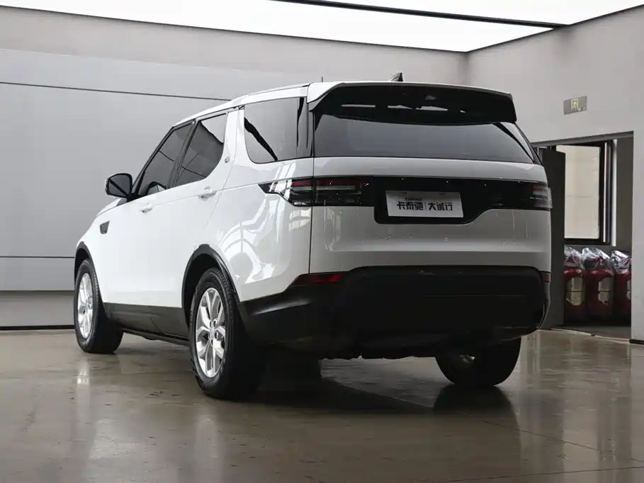 Land Rover Discovery 2020 — фото 32