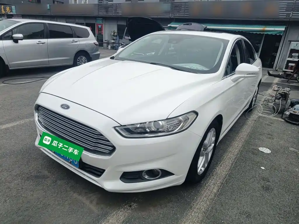 Ford Mondeo 2015 — фото 1