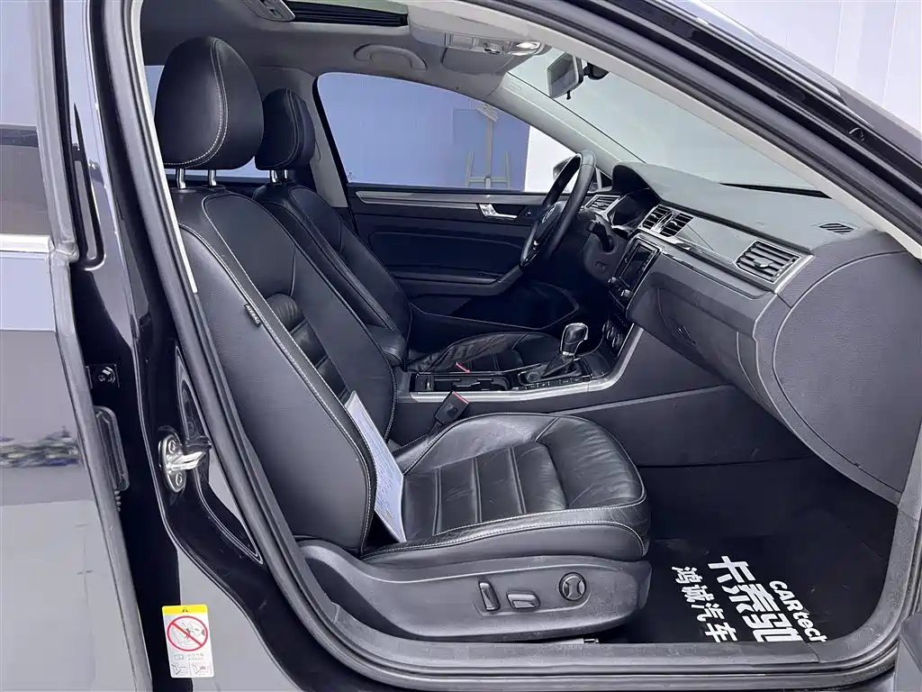 Volkswagen Passat 2017 — фото 19