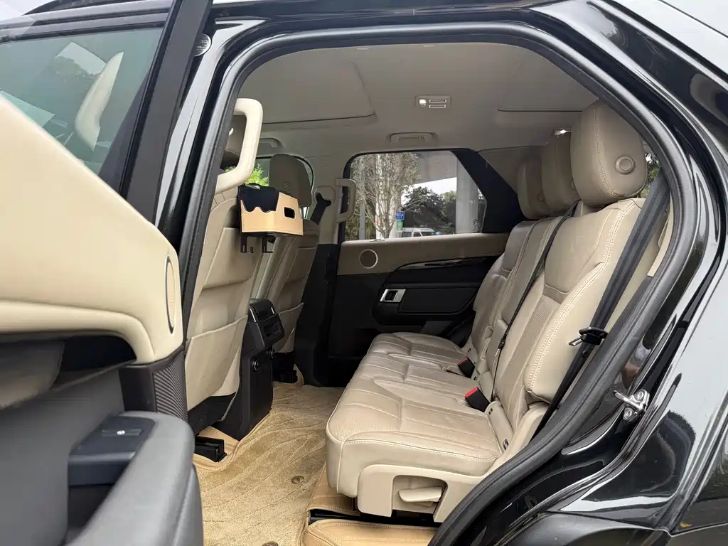 Land Rover Discovery 2018 — фото 10